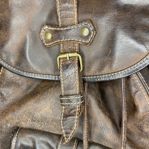 Vintage oversized leather backpack (1980’s) - Picture 3 of 16